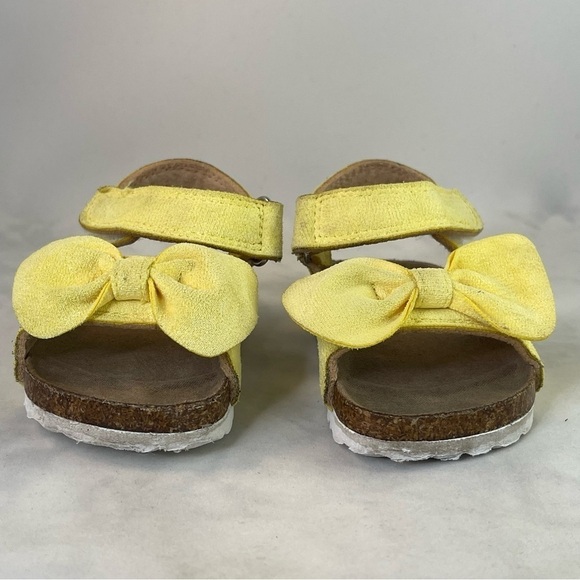 Lucky Brand Girl Bow Footbed Sandals, Yellow size 4 - Picture 2 of 9
